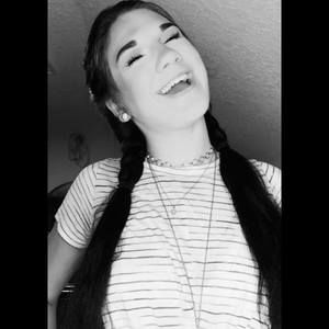 Meet your Posher, Alyssa